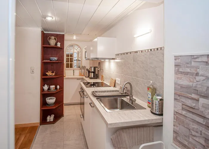 Farmhouse Apartment شقة *